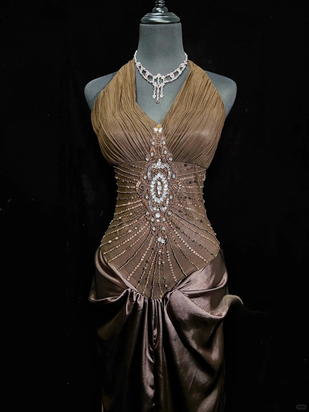Superbe robe de bal dos nu plissée, robe de soirée, robe de gala, robe de dîner d'affaires D2511
