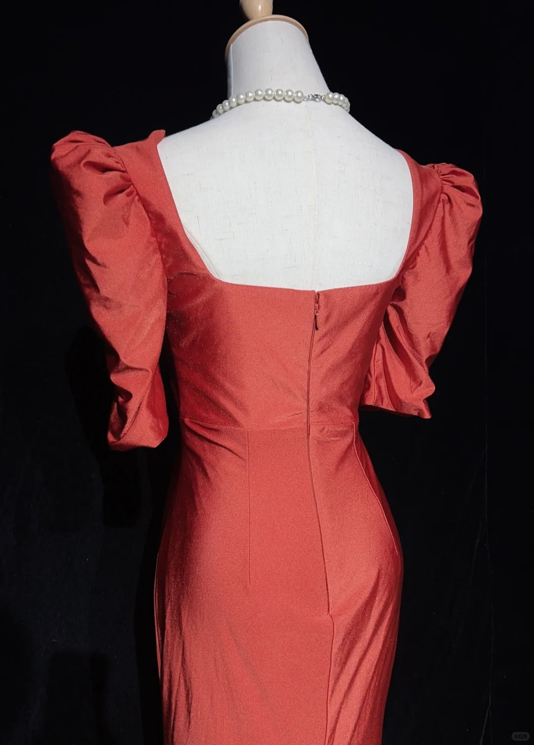 Elegantes Ballkleid mit Herzausschnitt und asymmetrischem Saum, Abendkleid, Galakleid D2522