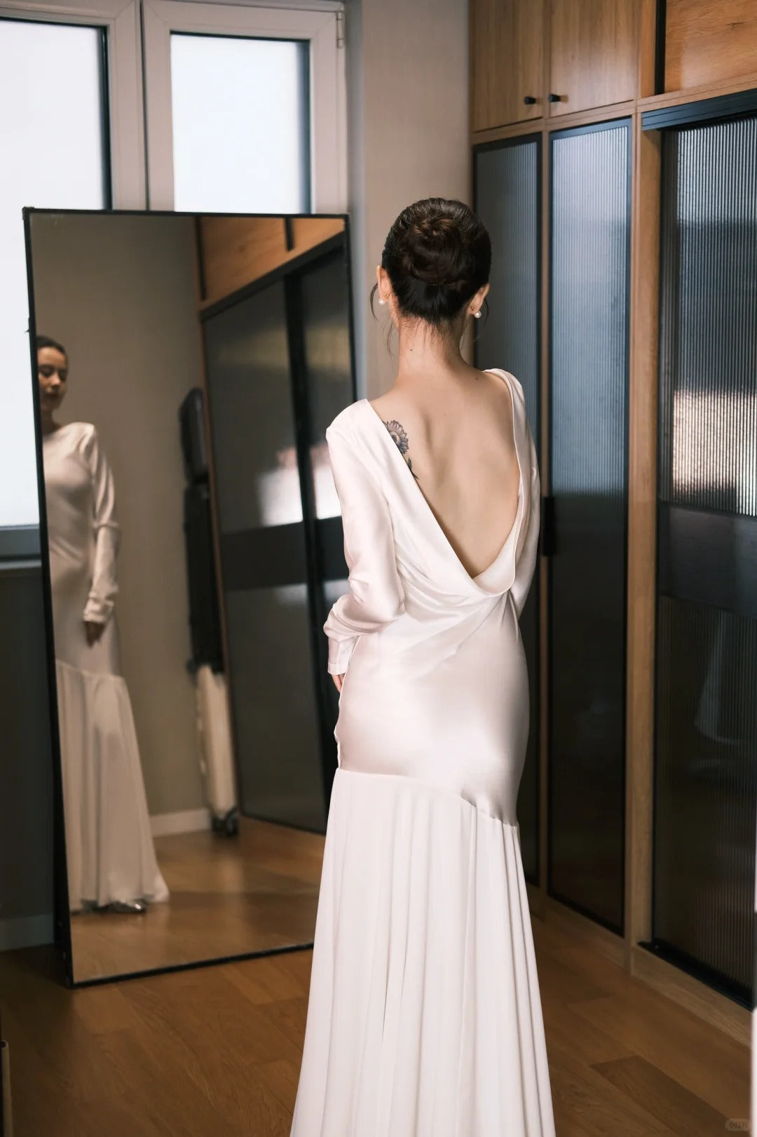 Robe de bal minimaliste à manches longues et dos nu, robe de soirée, robe de gala D2546