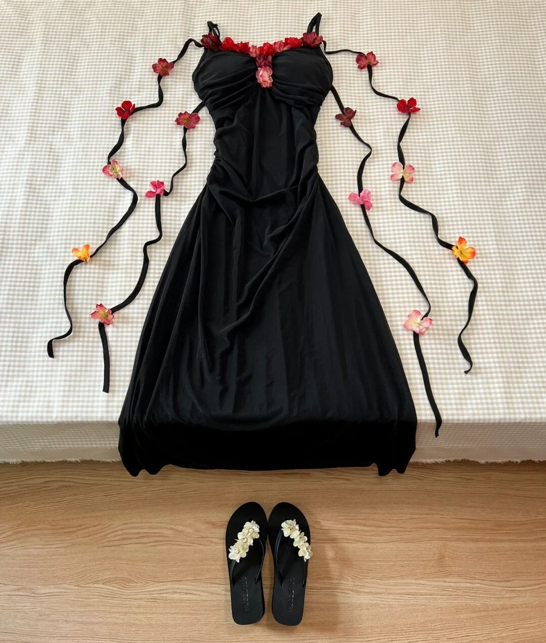 Hübsches Ballkleid Schwarz Spaghettiträger Blumen Ballkleid Partykleid D2588