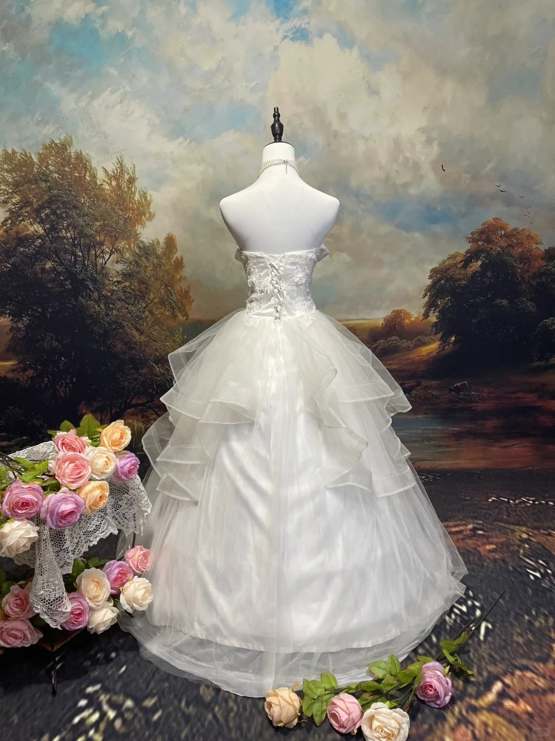 Elegant Wedding Dress Strapless Tulle Ball Gown Evening Dress Prom Dress   D2678