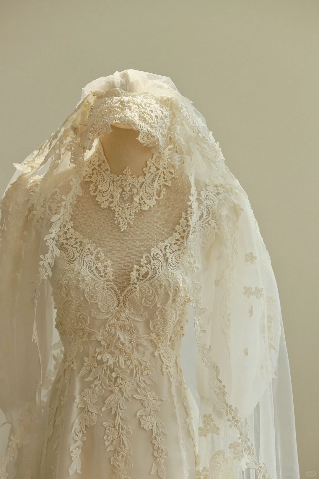 Elegant A Line Lace Floral Wedding Dress    D2816