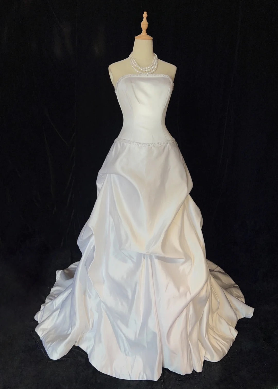 Elegant A Line Strapless Pleated Wedding Dress    D2889