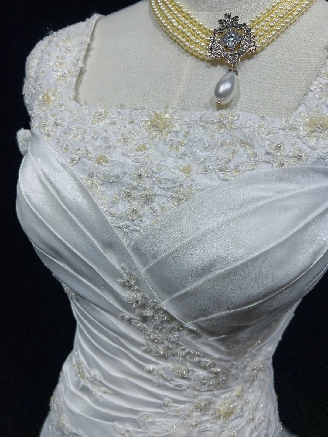 Beauty A-Linie Plissee-Brautkleid mit quadratischem Ausschnitt D2893