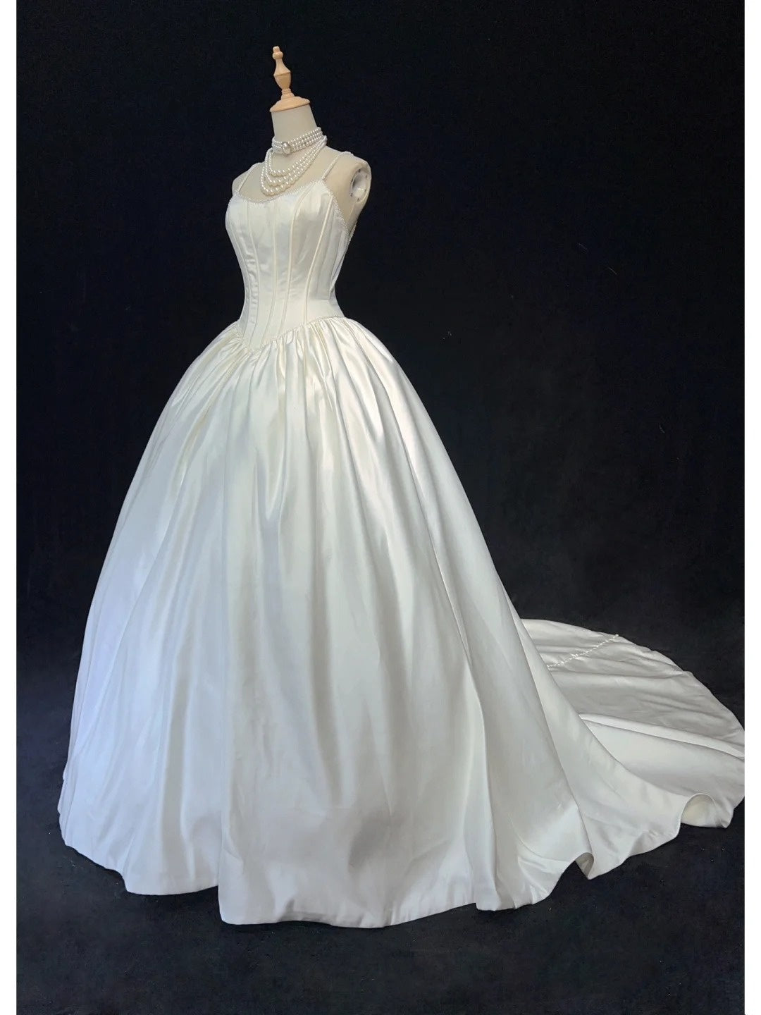 Elegant Spaghetti Straps Pearl Wedding Dress Ball Gown  D2908