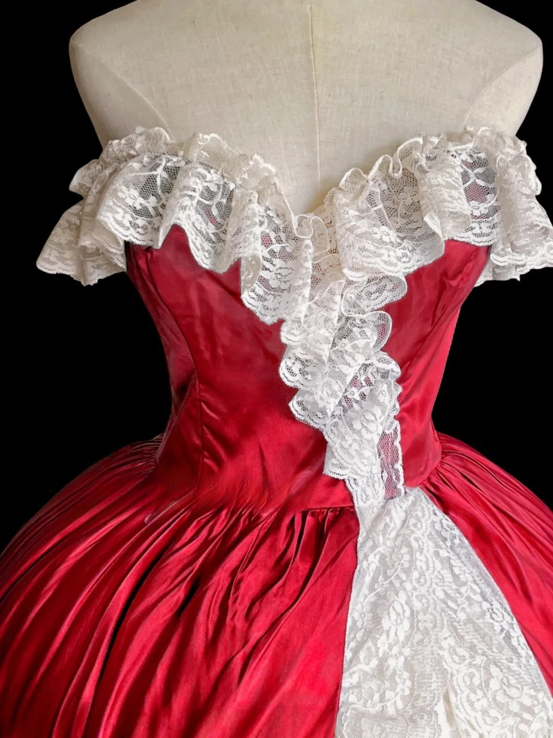 Elegant Prom Dress Sweetheart Pleated Ball Gown Evening Dress Quinceanera Dress    D2840