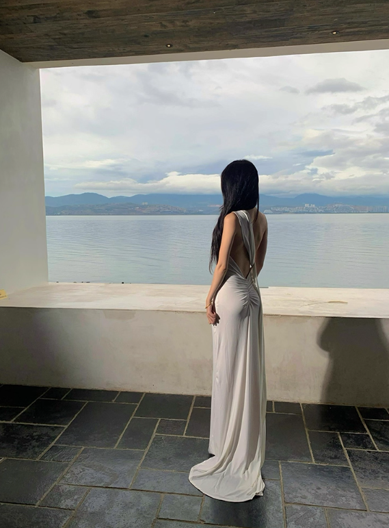 Minimalist Women Dress One Shoulder Fitted Pleated Summer Date Dress Seaside Party Dress    D2958
