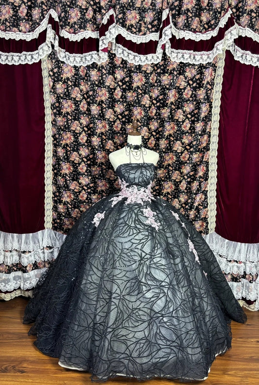 Stunning Prom Dress Strapless Embroidered Ball Gown Evening Dress Quinceanera Dress    D3014
