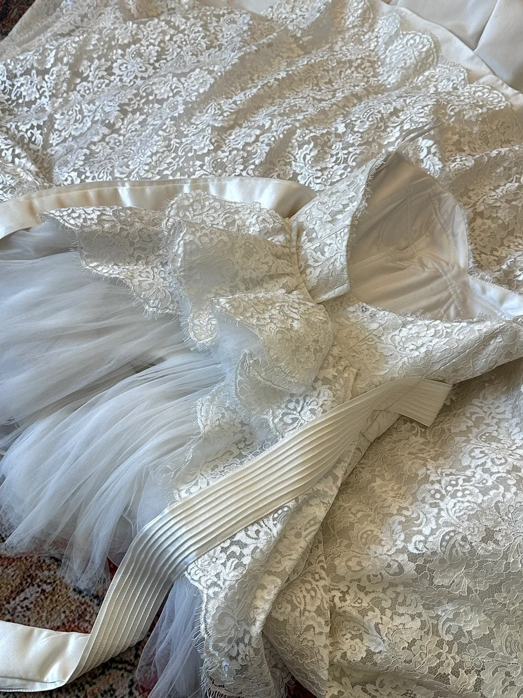Elegant Sweetheart Lace Tulle Tiered Wedding Dress D3025