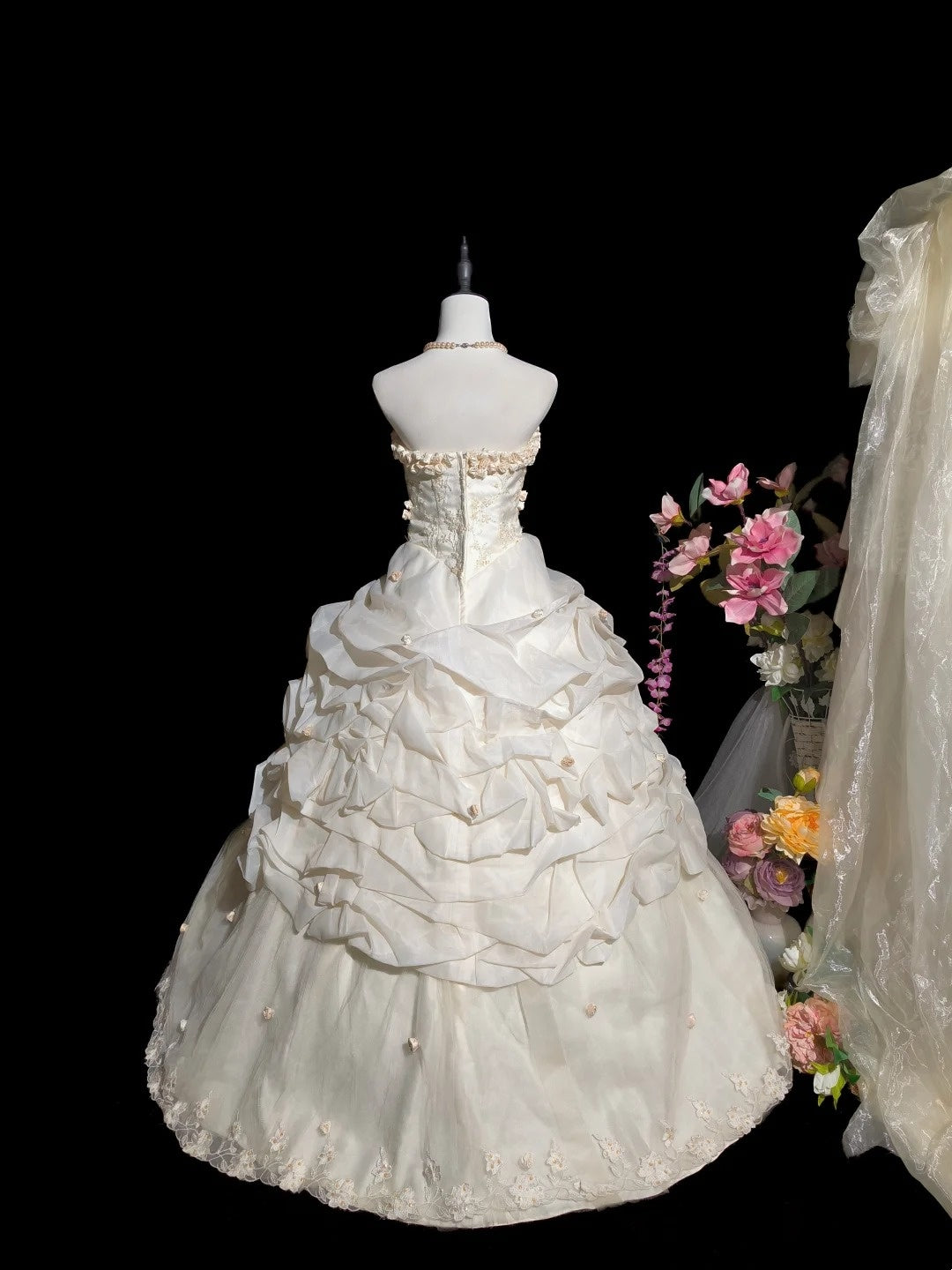 Elegant Ivory Strapless Pleated Flower Wedding Dress D3061