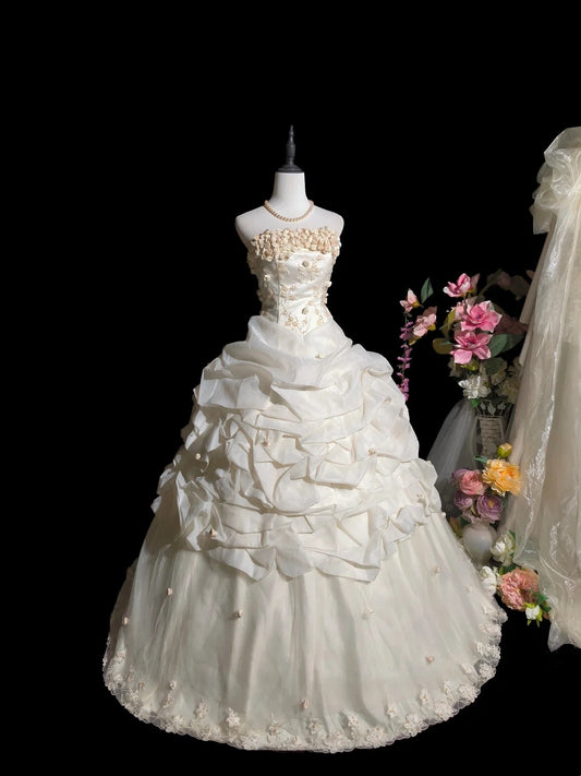 Elegant Ivory Strapless Pleated Flower Wedding Dress D3061