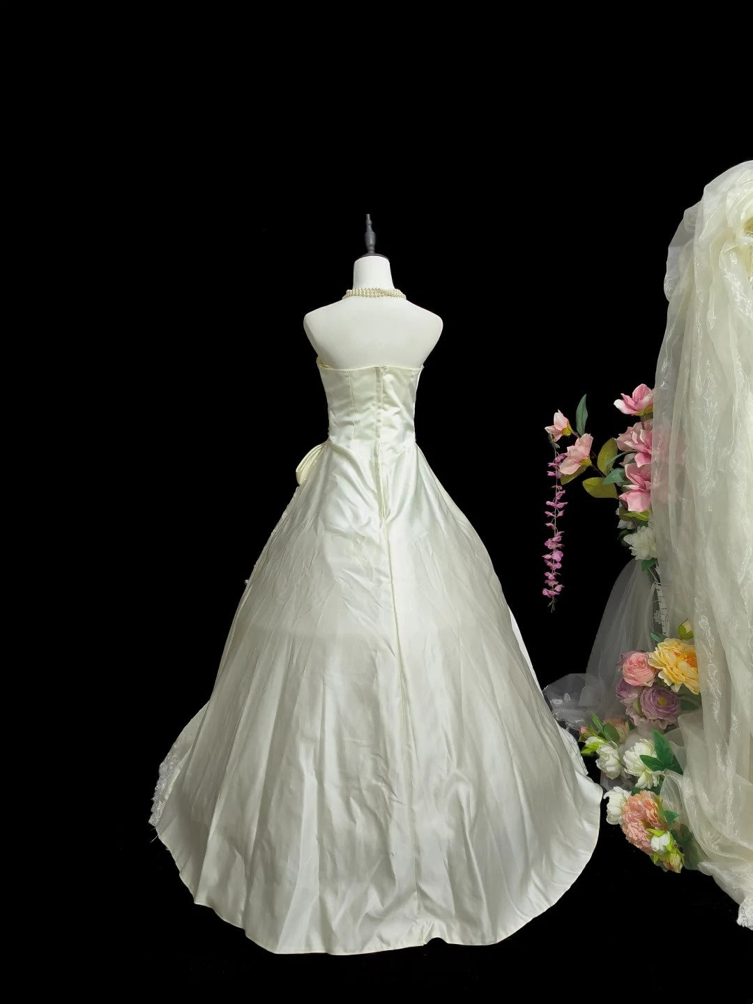 Elegant Strapless Embroidered Tiered Wedding Dress D3068