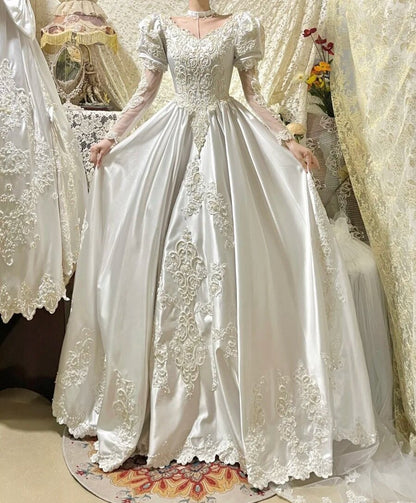 Gorgeous V-neck Long Sleeve Wedding Dress D3089
