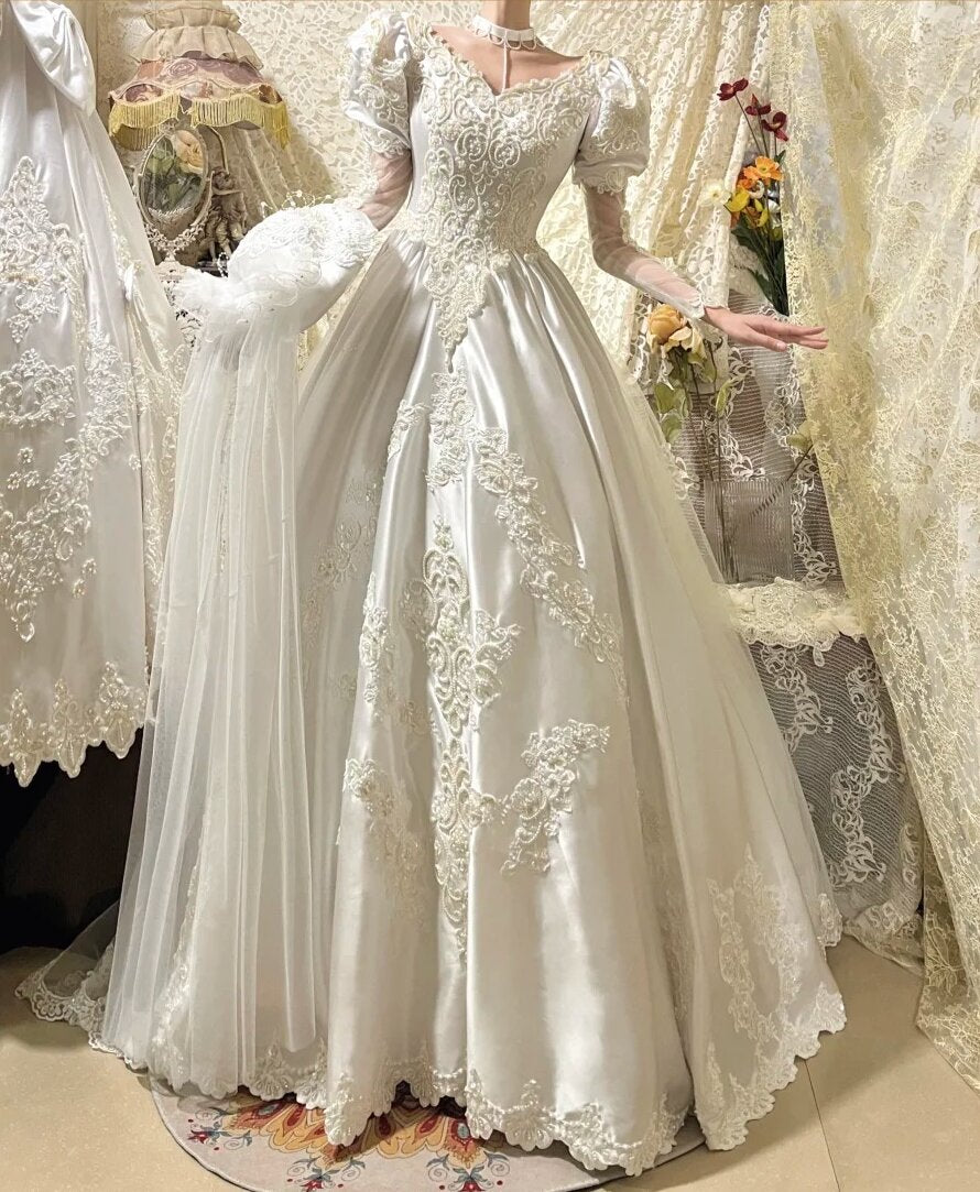 Gorgeous V-neck Long Sleeve Wedding Dress D3089