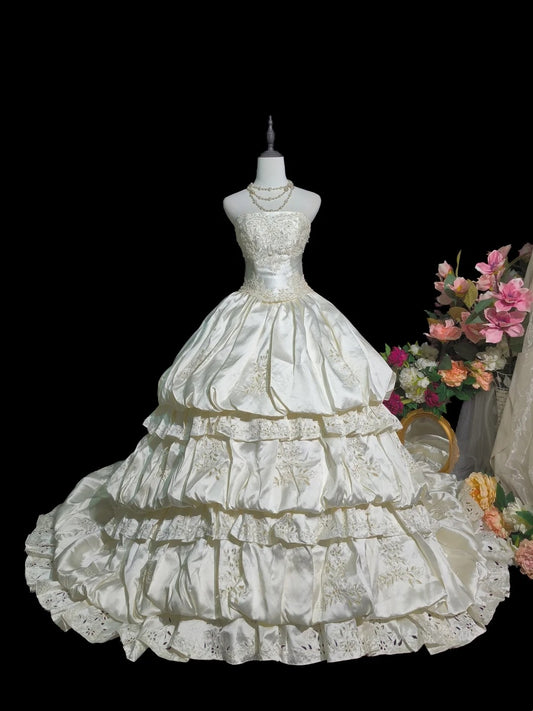 Vintage Strapless Pleated Tiered Wedding Dress  D3098