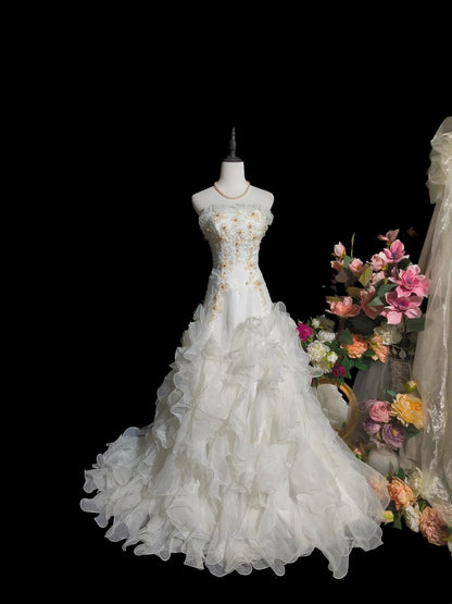 Vintage A Line Strapless Ruffle Wedding Dress  D3099