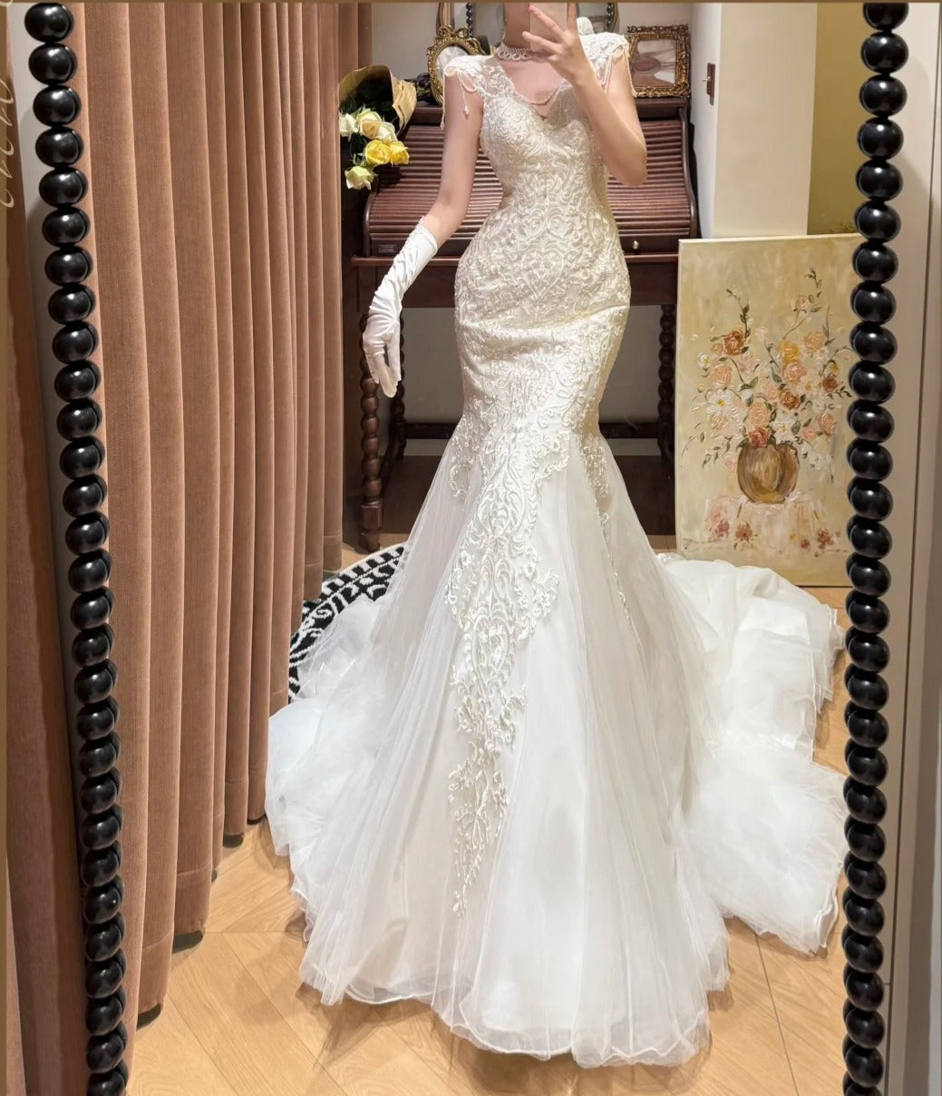 Charming V-neck Tulle Mermaid Wedding Dress D3120
