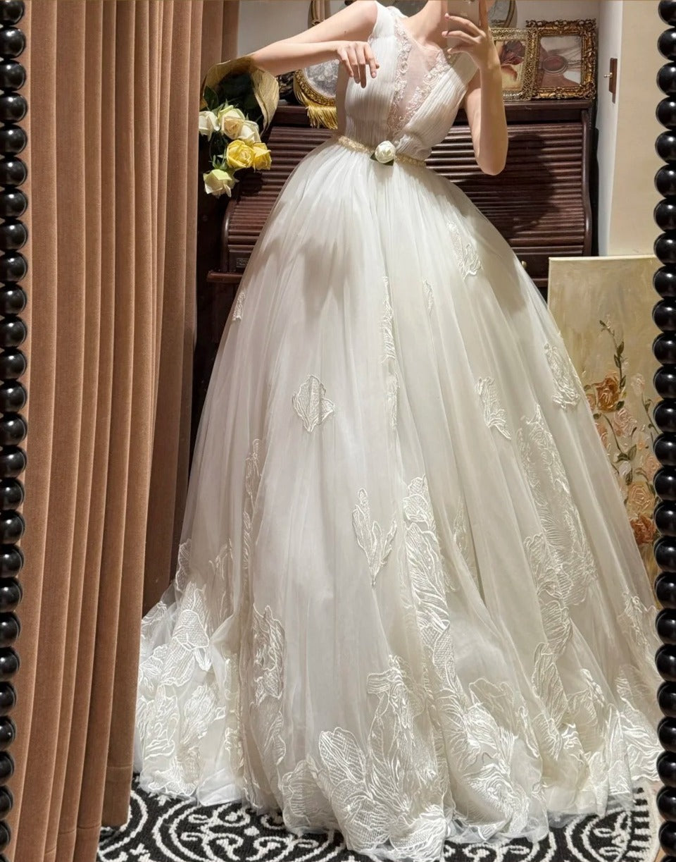 Elegant V-neck Pleated Tulle Wedding Dress D3122
