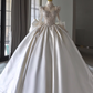 Superbe robe de mariée plissée à manches longues et décolleté en cœur D3184