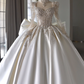Superbe robe de mariée plissée à manches longues et décolleté en cœur D3184