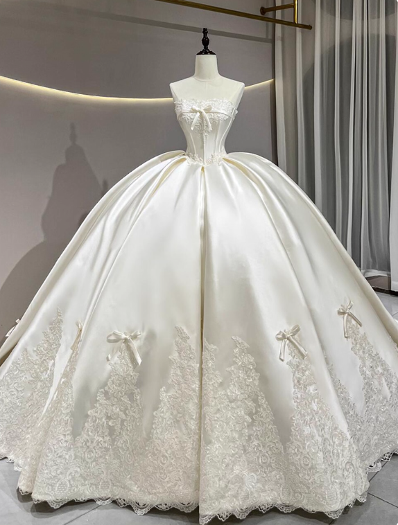 Robe de mariée romantique sans bretelles, robe de mariée plissée D3188
