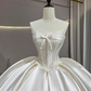 Robe de mariée romantique sans bretelles, robe de mariée plissée D3188