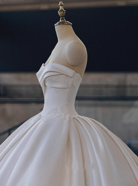 Robe de mariée élégante sans bretelles, robe de mariée plissée D3192