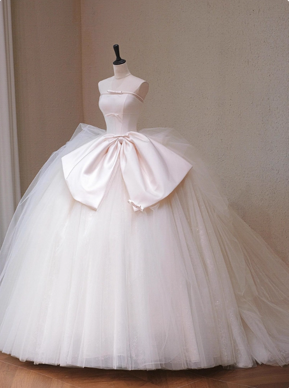 Robe de mariée élégante sans bretelles en tulle plissé D3194