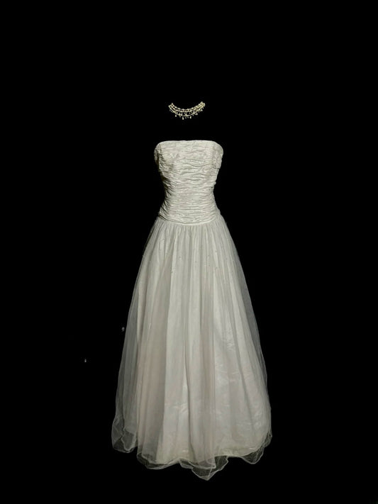 Minimalist Wedding Dress A Line Strapless Pleated Tulle Wedding Dress  D3224
