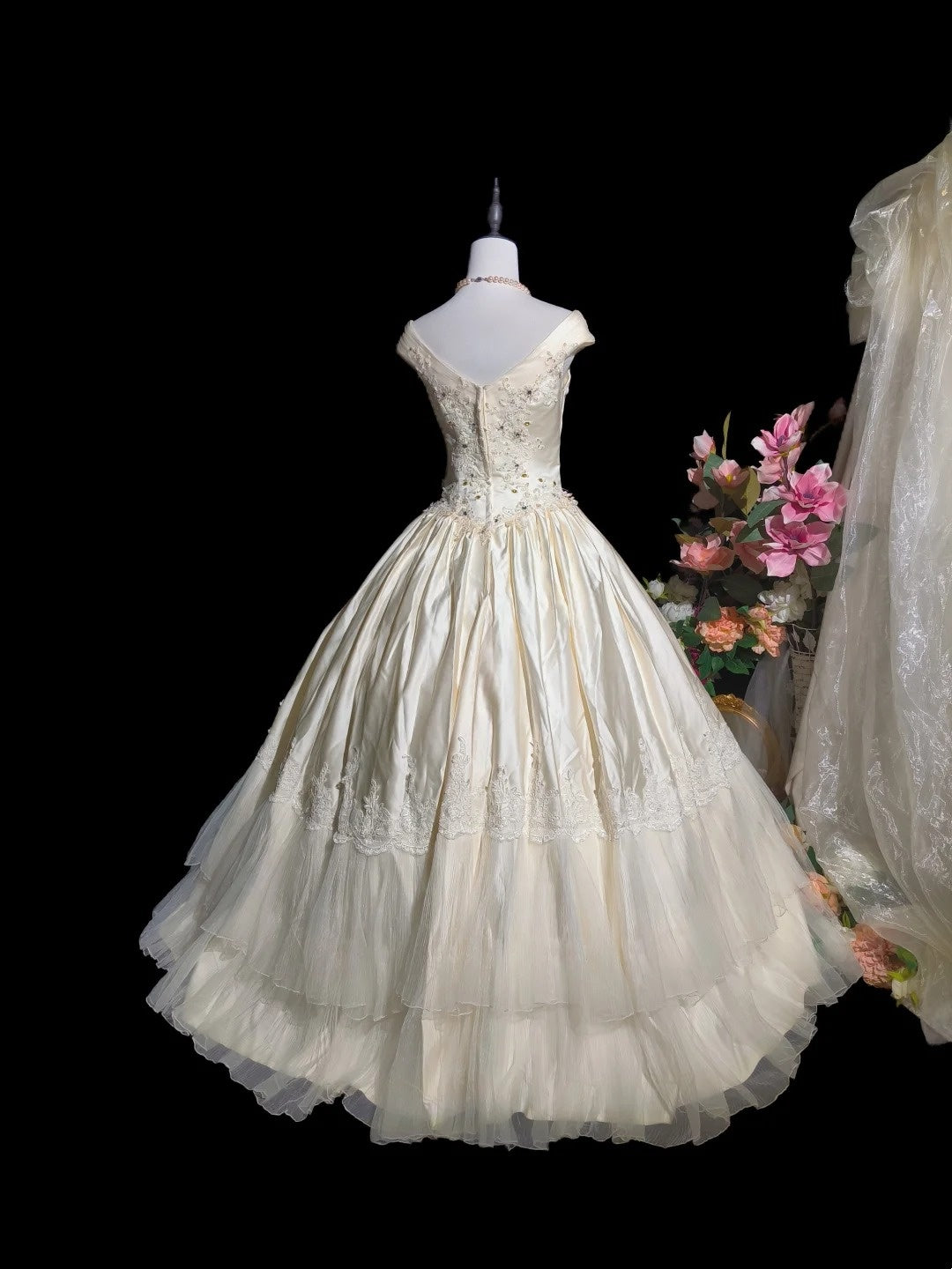 Vintage Wedding Dress V-neck Pleated Wedding Dress  D3251