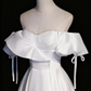 Elegantes Brautkleid mit schulterfreiem Rüschen-Brautkleid D3296