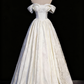 Charmante robe de mariée plissée à épaules dénudées D3300