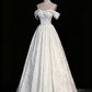 Charmante robe de mariée plissée à épaules dénudées D3300