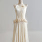 Charmante robe de mariée trapèze à col ras du cou et plissée D3387