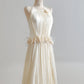 Charmante robe de mariée trapèze à col ras du cou et plissée D3387