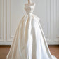 Robe de mariée élégante sans bretelles, robe de mariée plissée D3392
