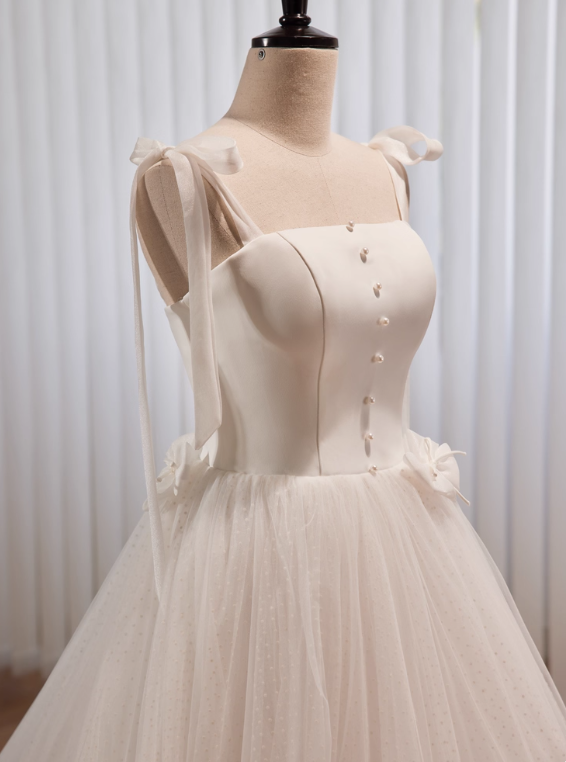 Robe de mariée beauté A-Line, décolleté en cœur, plissée, D3302