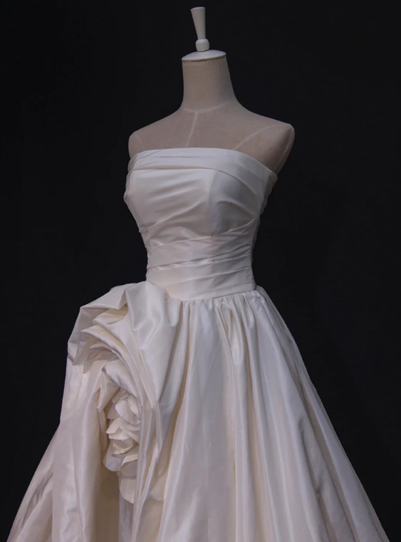 Robe de mariée beauté A-Line, décolleté en cœur, plissée, D3302