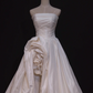 Robe de mariée beauté A-Line, décolleté en cœur, plissée, D3302