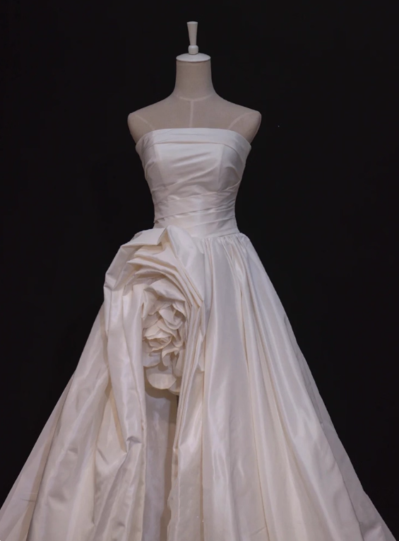 Robe de mariée beauté A-Line, décolleté en cœur, plissée, D3302
