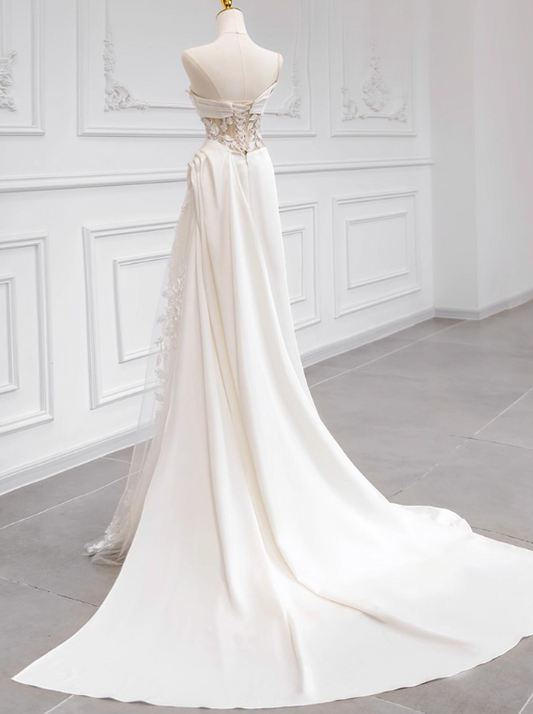 Robe de mariée beauté A-Line, décolleté en cœur, plissée, D3302