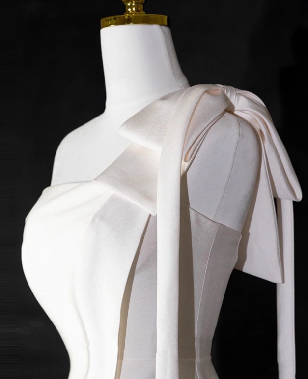 Robe de mariée beauté A-Line, décolleté en cœur, plissée, D3302