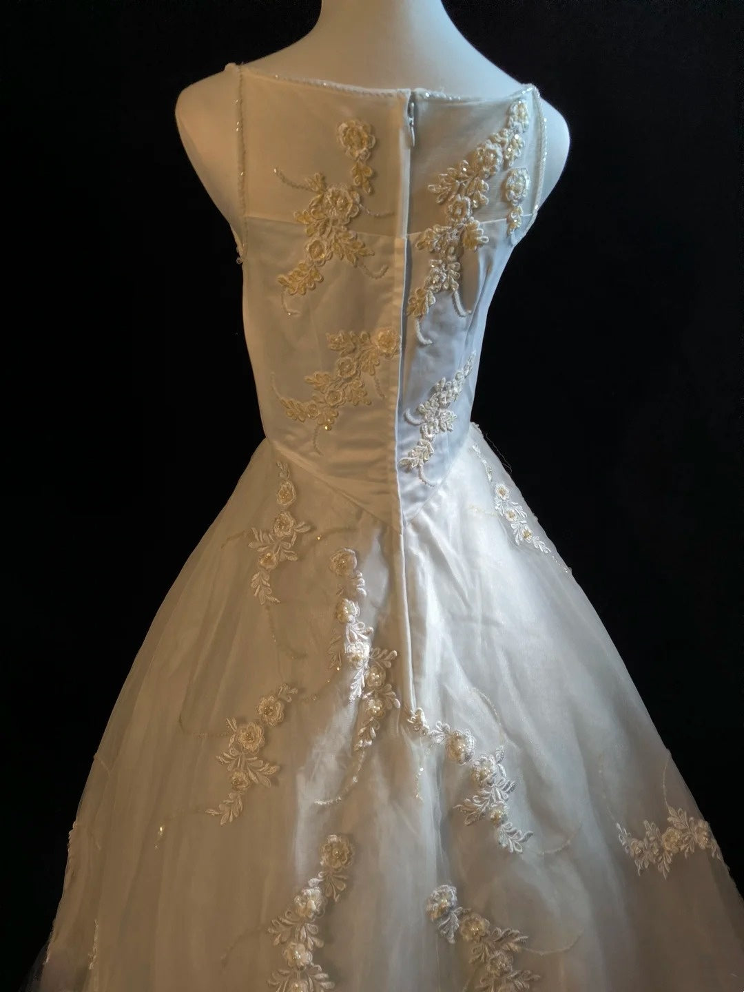 Robe de mariée beauté A-Line, décolleté en cœur, plissée, D3302