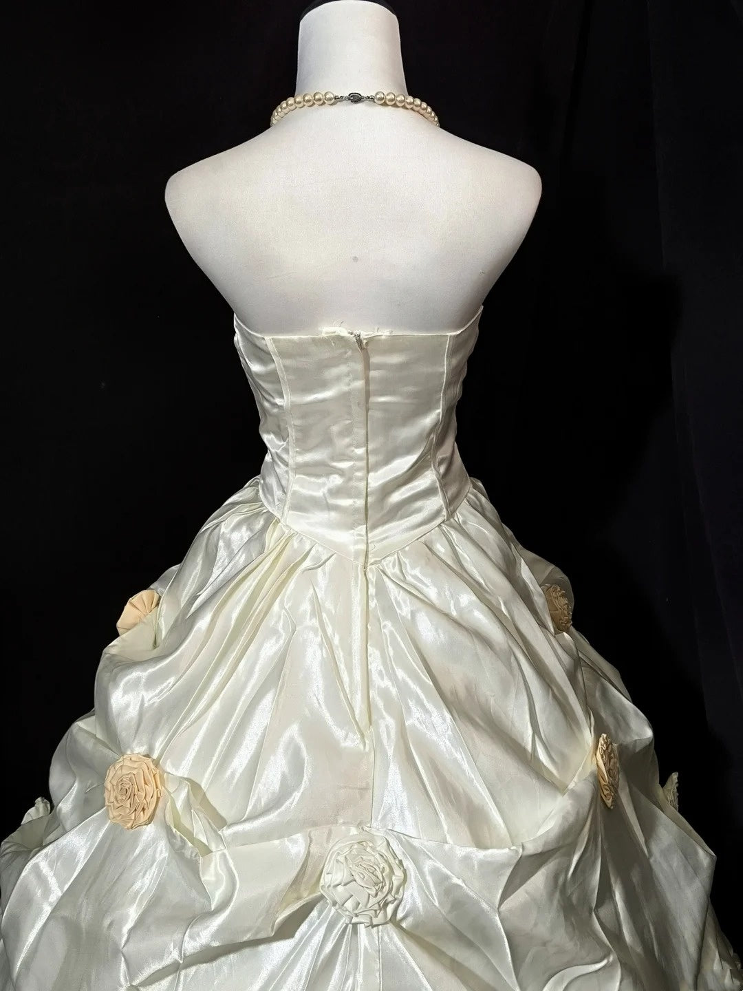 Robe de mariée beauté A-Line, décolleté en cœur, plissée, D3302