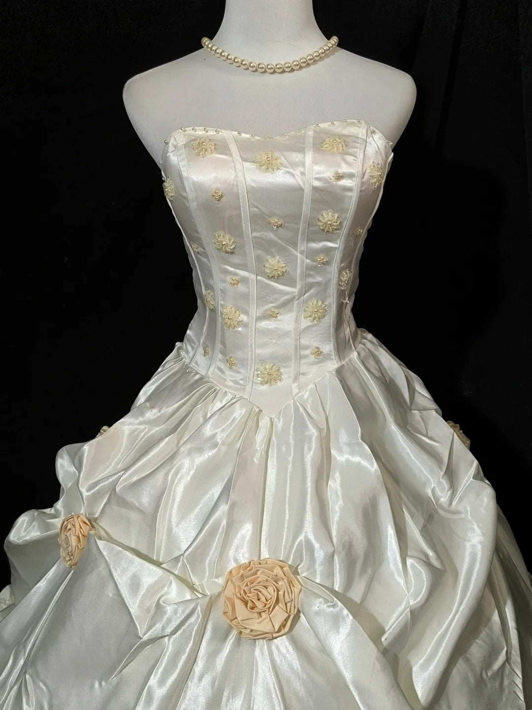 Robe de mariée beauté A-Line, décolleté en cœur, plissée, D3302