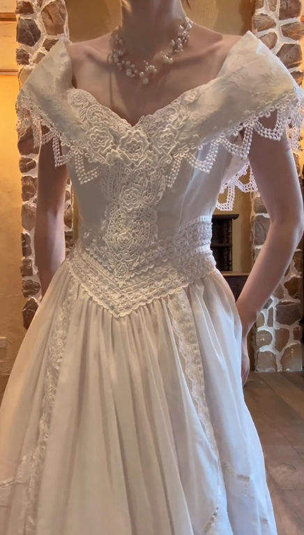 Robe de mariée beauté A-Line, décolleté en cœur, plissée, D3302