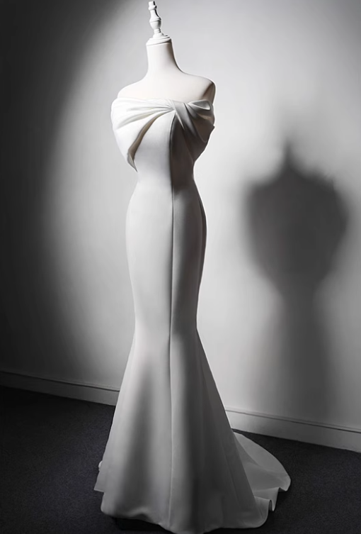 Robe de mariée beauté A-Line, décolleté en cœur, plissée, D3302