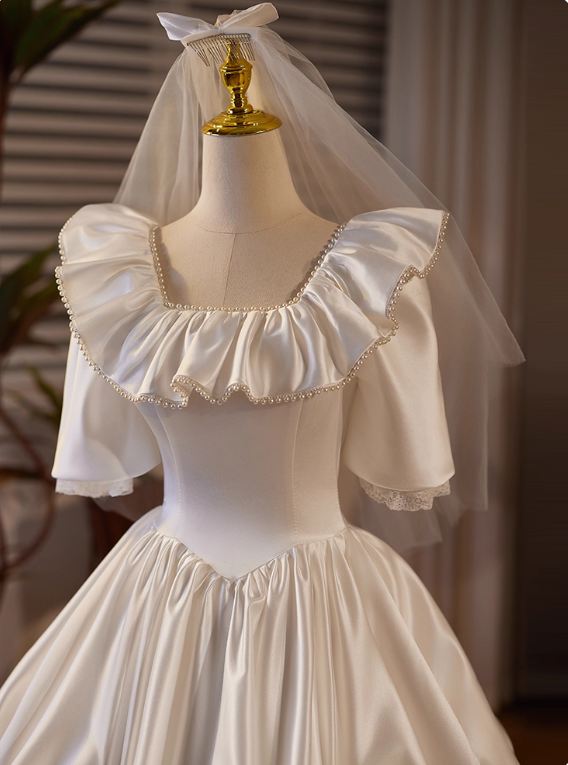 Robe de mariée beauté A-Line, décolleté en cœur, plissée, D3302