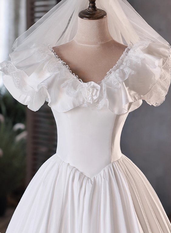 Robe de mariée beauté A-Line, décolleté en cœur, plissée, D3302