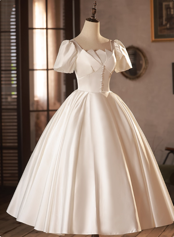 Robe de mariée beauté A-Line, décolleté en cœur, plissée, D3302